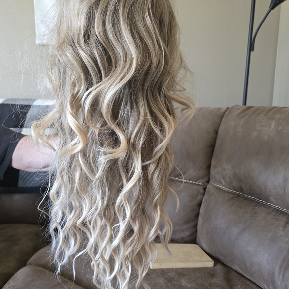 Blonde Wavy Hair Extension - Picture 3 of 5